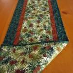 Pine Cones Quilted Table Ru..