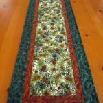 Pine Cones Quilted Table Ru..