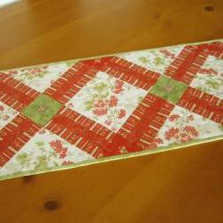 Quilted Table Runner Bouquet